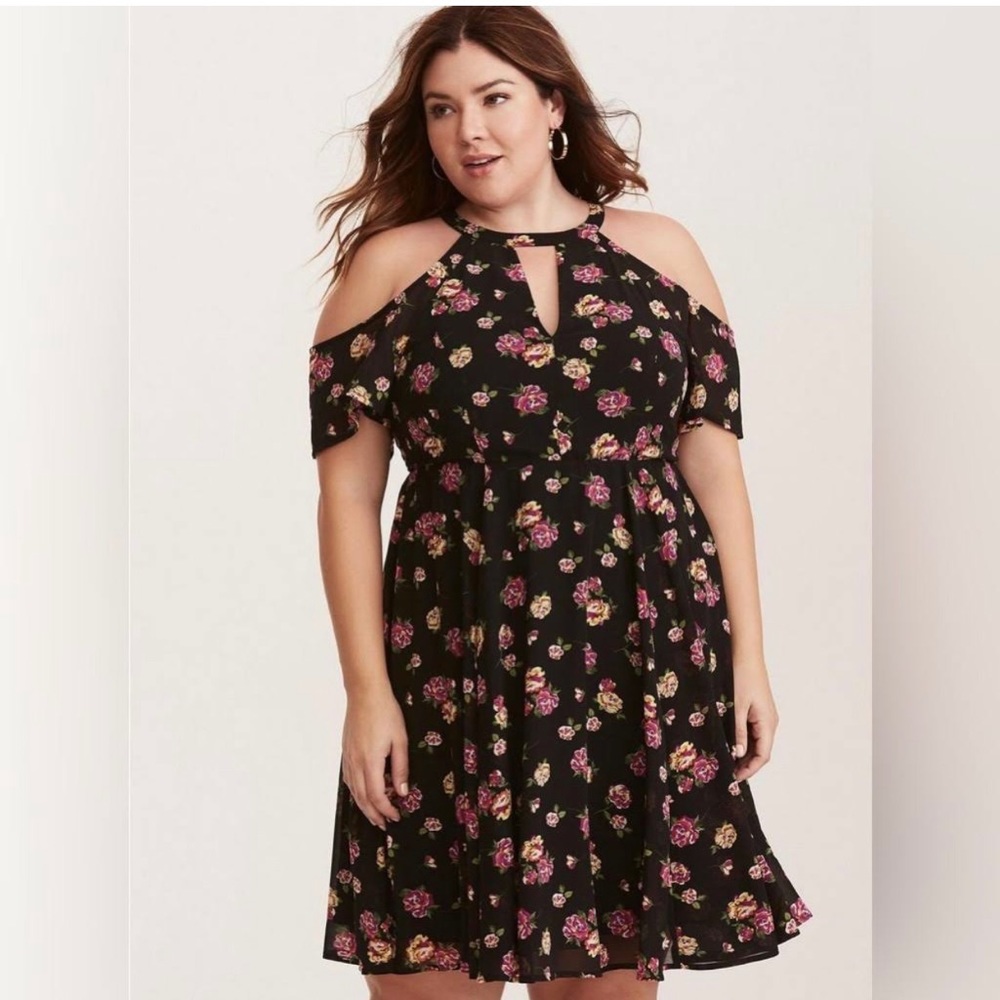 TORRID Multi-Color Floral Print Chiffon Cold Shoulder V-Neck Dress size